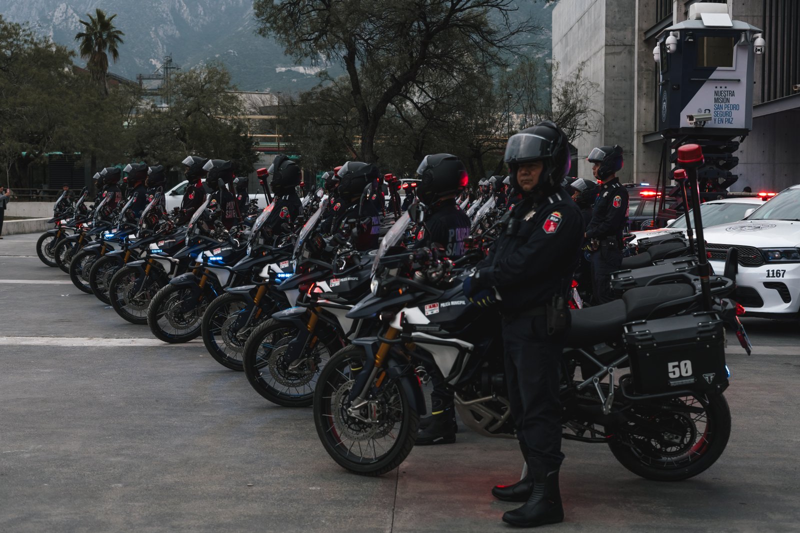 Formación policial con motocicletas Triumph